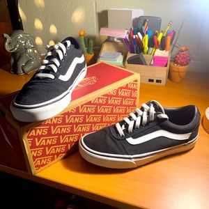 Black & White Vans Canvas Ward